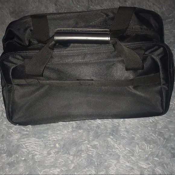 Samsonite soft side travel shoulder bag - Picture 3 of 8